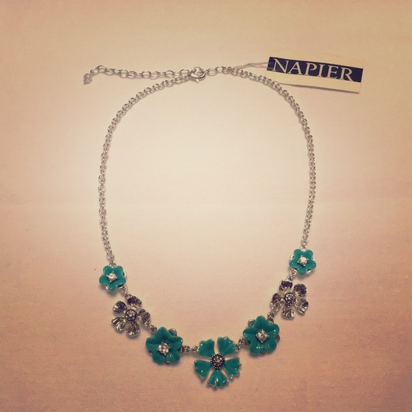 Napier Jewelry - NWT Turquoise & Silver Floral Necklace